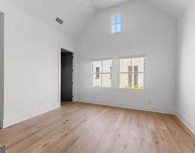 375 Sage Lane - Photo Thumbnail 17