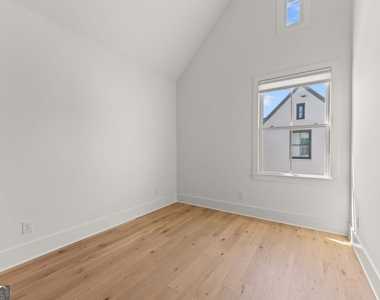 375 Sage Lane - Photo Thumbnail 22