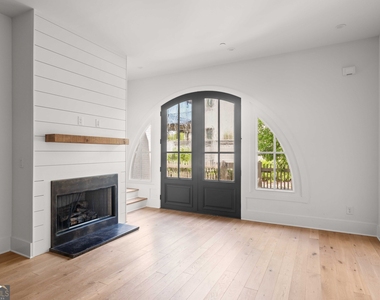 375 Sage Lane - Photo Thumbnail 8