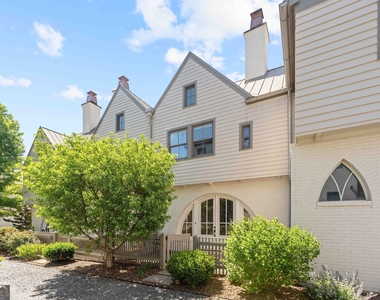 375 Sage Lane - Photo Thumbnail 1