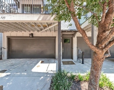 725 Taylor Court Ne - Photo Thumbnail 1