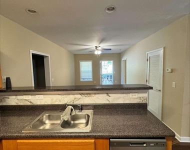 7712 Autry Circle - Photo Thumbnail 4