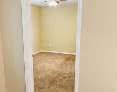 7712 Autry Circle - Photo Thumbnail 12