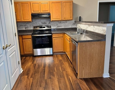 7712 Autry Circle - Photo Thumbnail 2