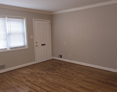 3668 Kingsboro Road Ne - Photo Thumbnail 14