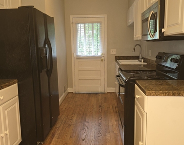 3668 Kingsboro Road Ne - Photo Thumbnail 17