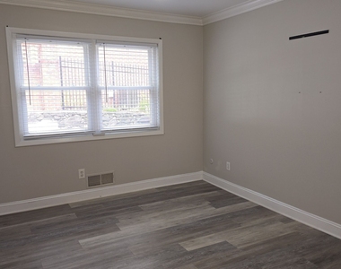 3668 Kingsboro Road Ne - Photo Thumbnail 4