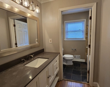 3668 Kingsboro Road Ne - Photo Thumbnail 12