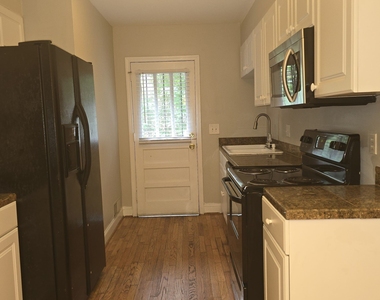 3668 Kingsboro Road Ne - Photo Thumbnail 16