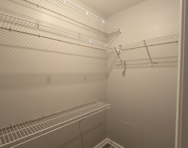 3668 Kingsboro Road Ne - Photo Thumbnail 6