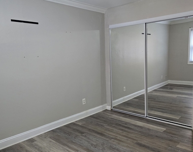 3668 Kingsboro Road Ne - Photo Thumbnail 5