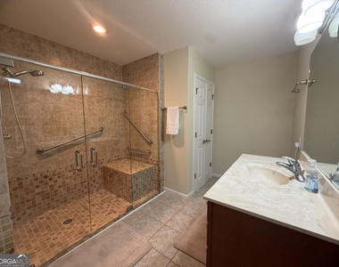 70 Golden Oaks Drive - Photo Thumbnail 6