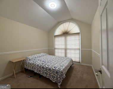 70 Golden Oaks Drive - Photo Thumbnail 12