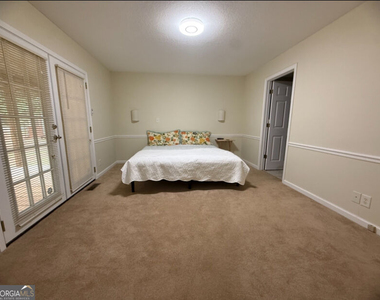 70 Golden Oaks Drive - Photo Thumbnail 5