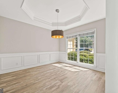 2878 Calhoun Square - Photo Thumbnail 5