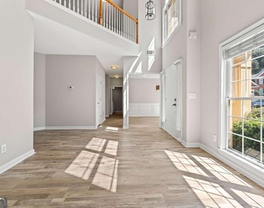 2878 Calhoun Square - Photo Thumbnail 4
