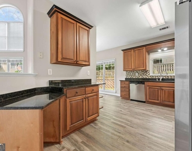 2878 Calhoun Square - Photo Thumbnail 18