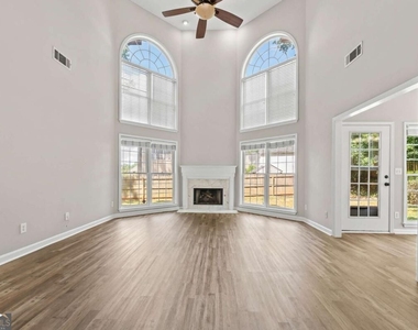 2878 Calhoun Square - Photo Thumbnail 10