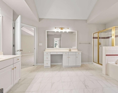 2878 Calhoun Square - Photo Thumbnail 26