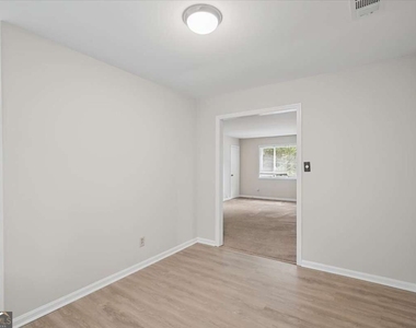 2430 Coosawattee Drive Ne - Photo Thumbnail 4