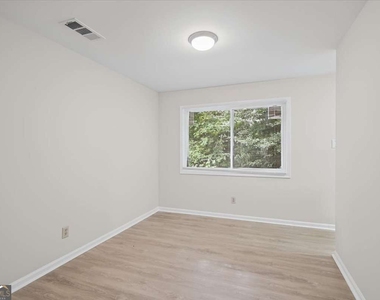 2430 Coosawattee Drive Ne - Photo Thumbnail 2