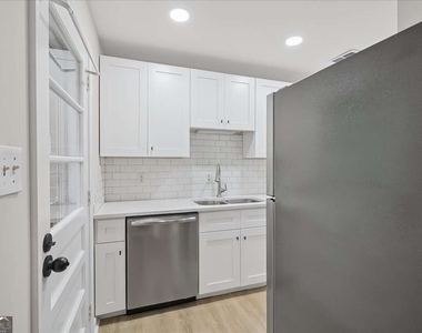 2430 Coosawattee Drive Ne - Photo Thumbnail 5