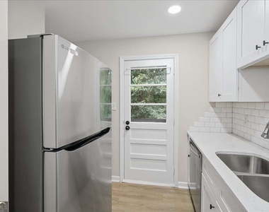 2430 Coosawattee Drive Ne - Photo Thumbnail 9