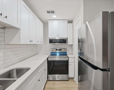 2430 Coosawattee Drive Ne - Photo Thumbnail 7