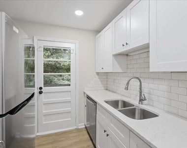 2430 Coosawattee Drive Ne - Photo Thumbnail 8