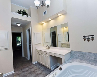 2130 Hickory Cove - Photo Thumbnail 27