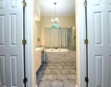 2130 Hickory Cove - Photo Thumbnail 24