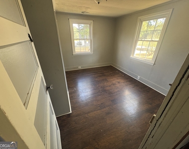 962 Bakers Bridge Road - Photo Thumbnail 7