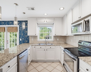 1101 Nw Collier Road Nw - Photo Thumbnail 3