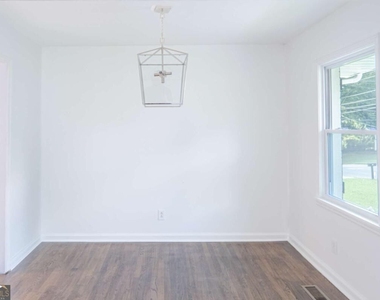 914 Bank Street Se - Photo Thumbnail 8