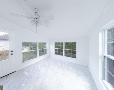 914 Bank Street Se - Photo Thumbnail 11