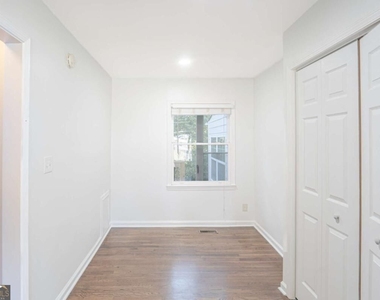 914 Bank Street Se - Photo Thumbnail 10