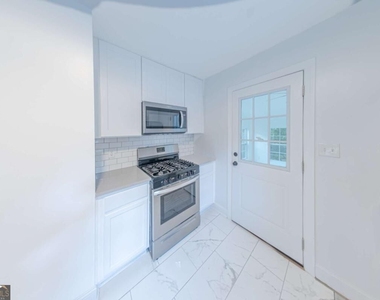 914 Bank Street Se - Photo Thumbnail 4