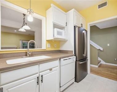 187 12th Street Ne - Photo Thumbnail 6