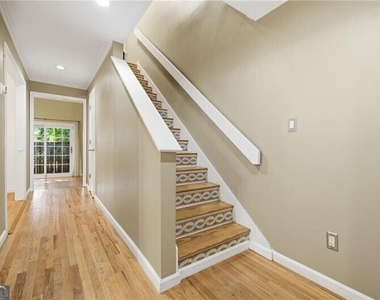 187 12th Street Ne - Photo Thumbnail 3