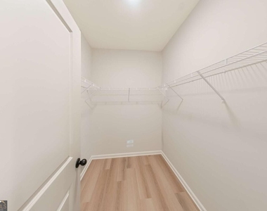 411 Summit View Lane - Photo Thumbnail 7