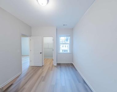 411 Summit View Lane - Photo Thumbnail 8