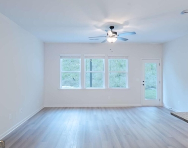 411 Summit View Lane - Photo Thumbnail 1