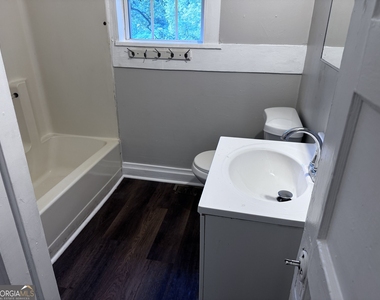 134 W 5th Street - Photo Thumbnail 2