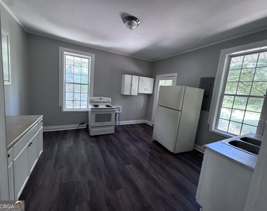 134 W 5th Street - Photo Thumbnail 1