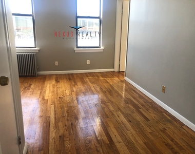 23-35 31st Street - Photo Thumbnail 4