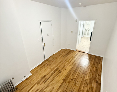  West 105th Street - Photo Thumbnail 3