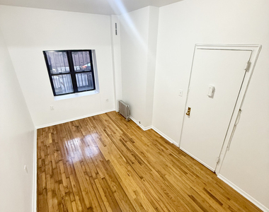  West 105th Street - Photo Thumbnail 2