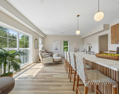 1815 Front Street - Photo Thumbnail 10