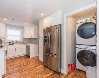 27 Center St - Photo Thumbnail 4