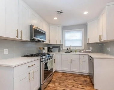 27 Center St - Photo Thumbnail 5